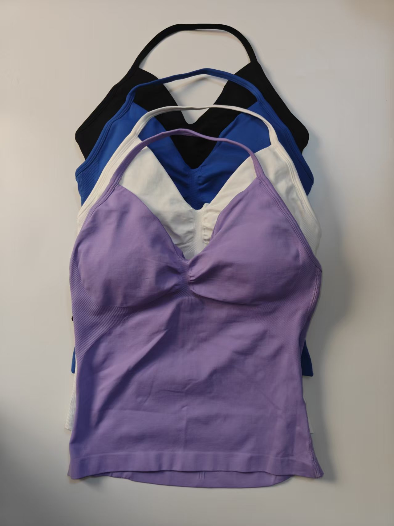 Top sportivo DFCF senza cucitu - Yoga En Fitness recensione e prezzo